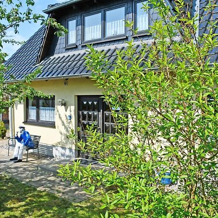 Schoenes Ferienhaus Mit Kamin Und Sauna Im Ostseebad Sellin Екстериор снимка